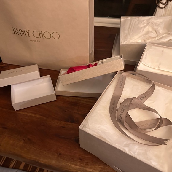 Tiffany, Louis Vuitton, Dior, Gucci & Jimmy Choo Shopping Bags and Boxes. - Picture 11 of 12